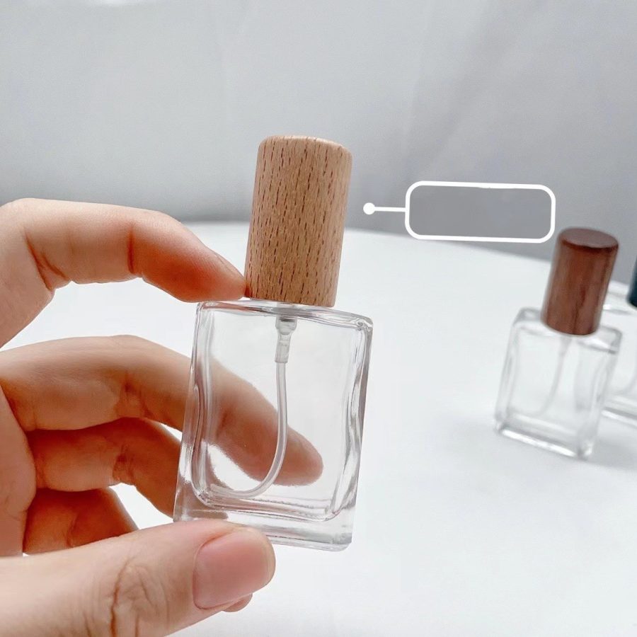 Screw Top New arrival 15ml flat refillable clear glass spray bottle with wood cap empty square perfume bottle for perfume packaging - Image 4