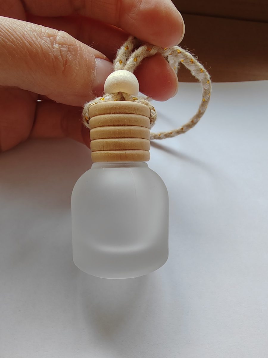 Round 10ml Hanging Car Perfume Glass Empty Bottle Essential Oil Diffuser Aromatherapy Car Air Freshener With Wooden Cap - Image 5