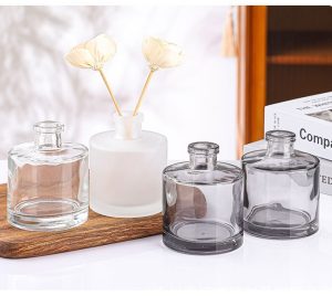 Wholesale Luxury Empty 200ml Glass Reed Diffuser Bottles Gold Cap Hot Stamping Aroma Oil Diffuser Packaging
