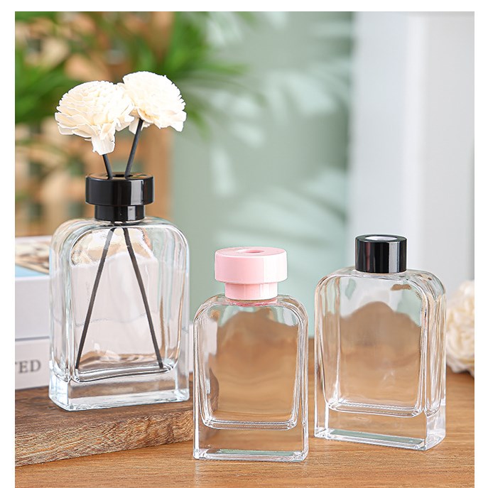 Luxury 100ml 150ml 200ml Reed Diffuser Bottle Flameless Aromatherapy Oil Diffuser Bottle with Lid
